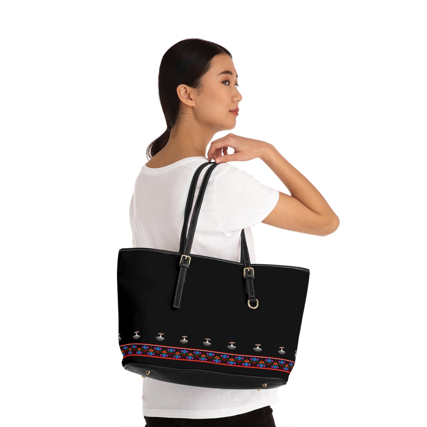 Ulu Avittat Shoulder Bag Black